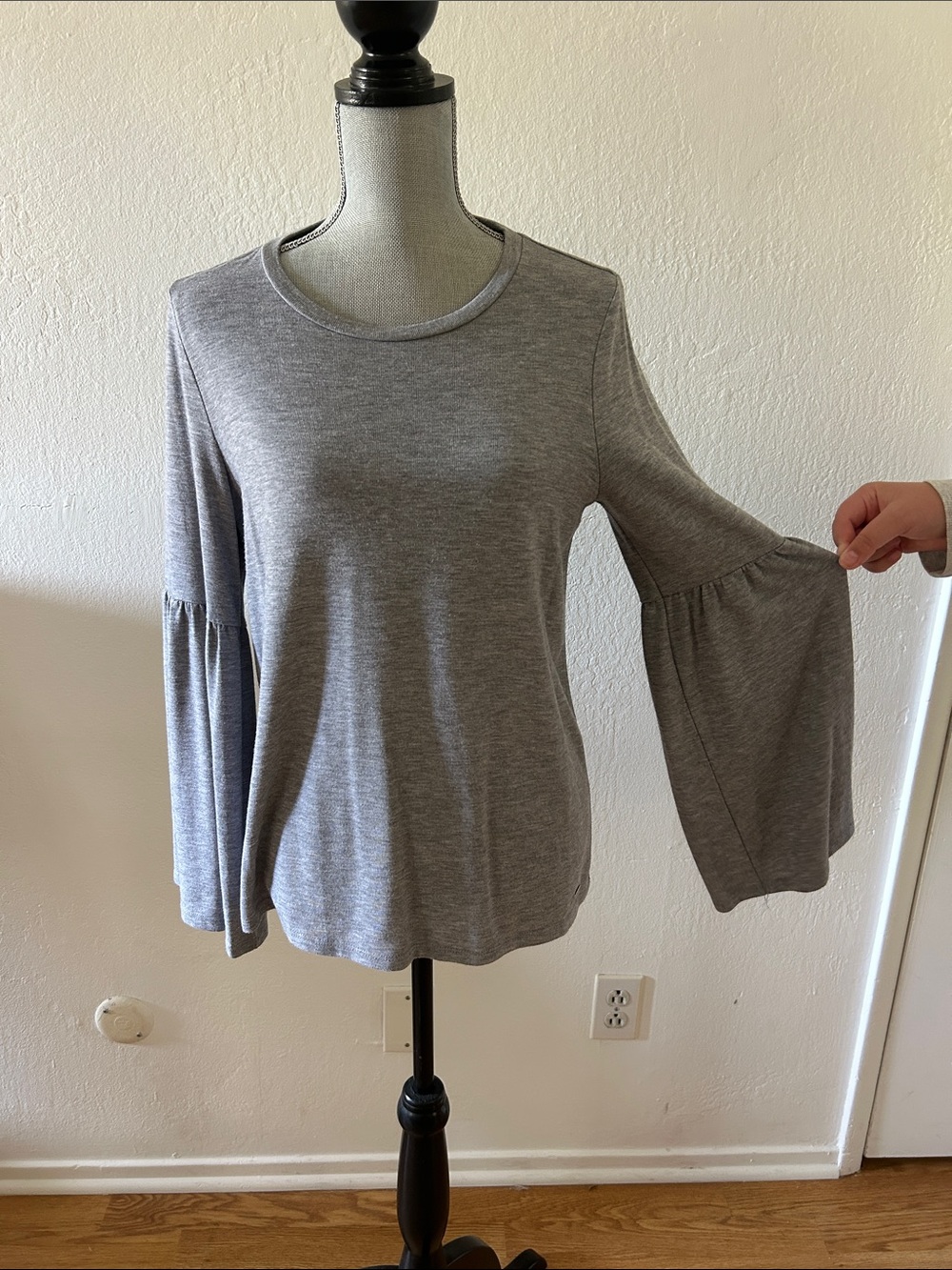 Calvin Klein Heather Gray Bell Sleeve Crew Neck Top Size M